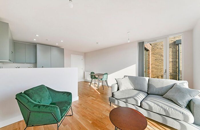 1 Bedroom Flat To Rent In The Oakwood, Colina Road, London, N15