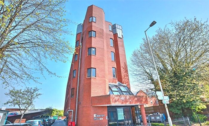 2 Bedroom Flat To Rent In Eleanor Cross Road, Waltham Cross, EN8