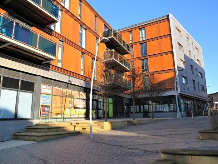 1 Bedroom Flat To Rent In Mulberry House, Burgage Square, Wakefield, West Yorkshire, Se, Uk, WF1