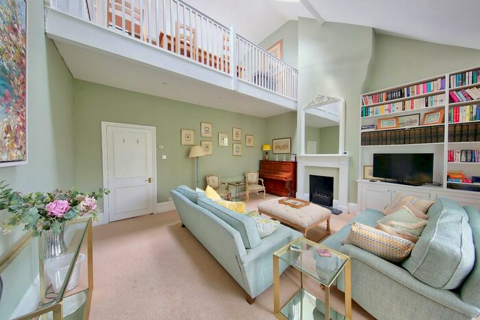 2 Bedroom Flat To Rent In Wandsworth Bridge Road, Fulham, SW6