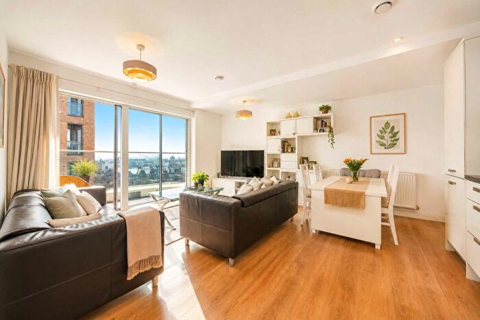 2 Bedroom Flat For Sale In Banister Road, Kensal Rise, W10