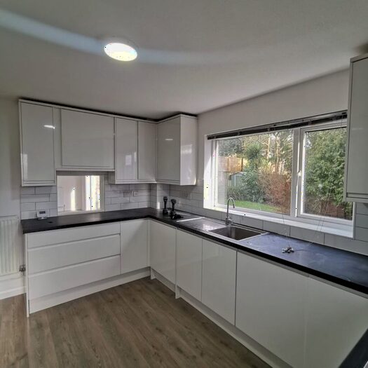 5 Bedroom Detached House To Rent In Watford Road, Northwood, HA6