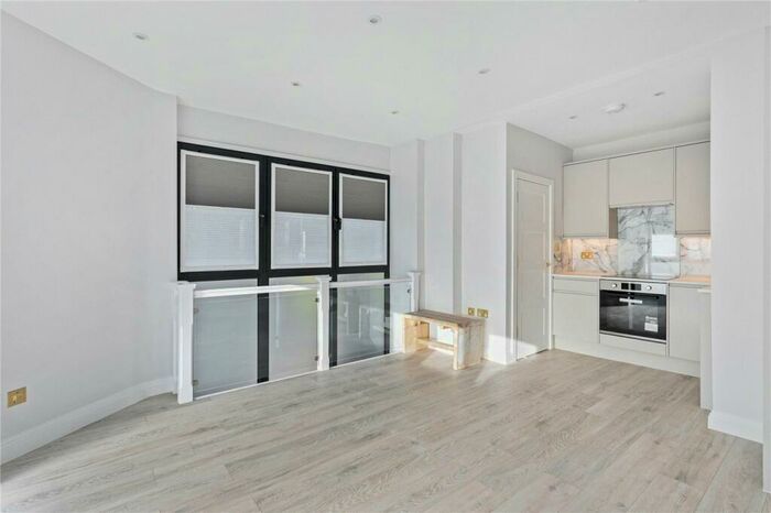 1 Bedroom Apartment To Rent In Holloway Road, London, N7