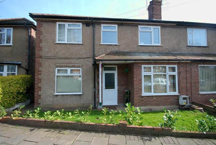 2 Bedroom Maisonette To Rent In Byron Road, Wembley, Middlesex, HA0