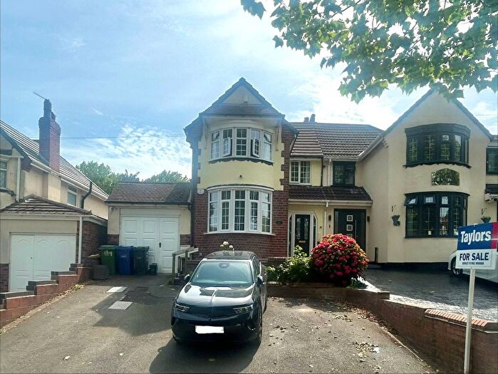 3 Bedroom Semi-detached House For Sale In The Broadway, Dudley, DY1