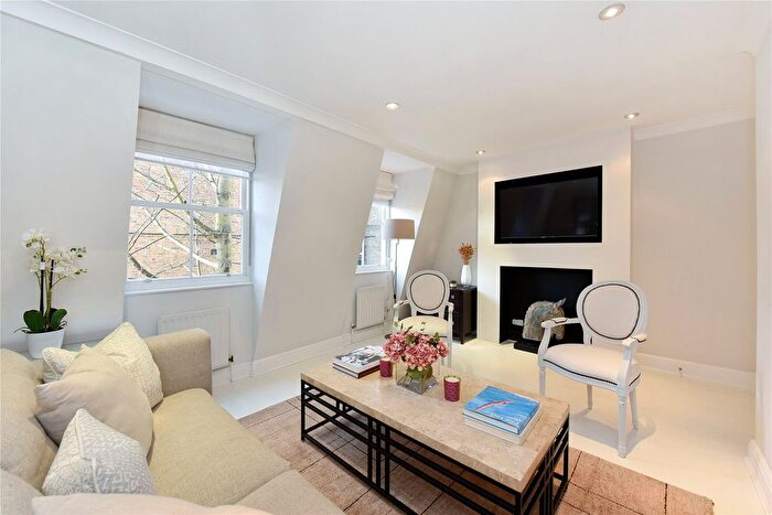 2 Bedroom Flat To Rent In Courtfield Gardens, Earls Court, London, SW5