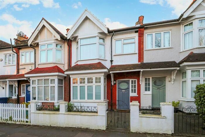 1 Bedroom Flat To Rent In Camborne Avenue, London, W13