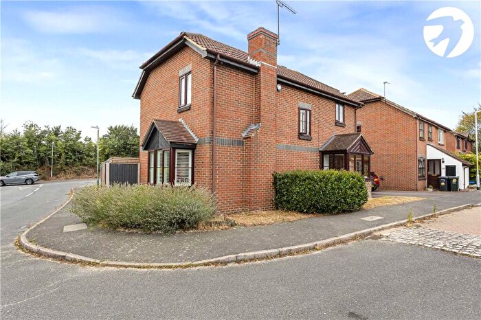 4 Bedroom Detached House For Sale In Pilgrims View, Greenhithe, Kent, DA9