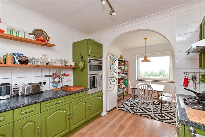 2 Bedroom Semi-detached House For Sale In Norwich Drive, Brighton, East Sussex, BN2