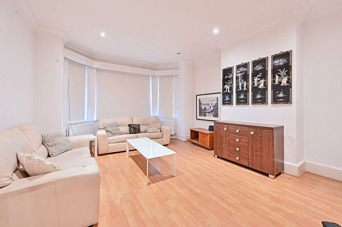 5 Bedroom Property For Sale In Tring Avenue, Ealing Common, London, W5