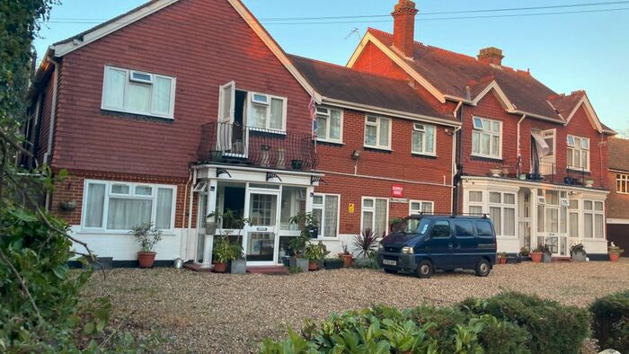 20 Bedroom Detached House To Rent In Oldfield Road, Horley, RH6