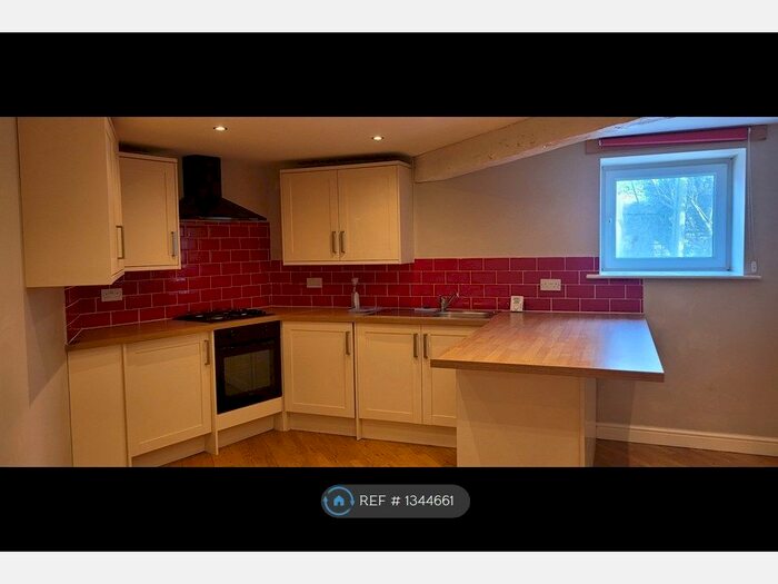 3 Bedroom Terraced House To Rent In Scar Lane, Milnsbridge, HD3