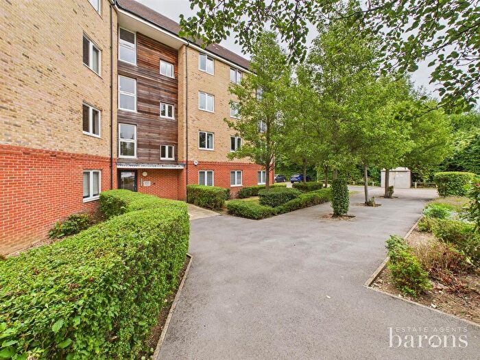 2 Bedroom Flat For Sale In Skippetts Gardens, Basingstoke, RG21