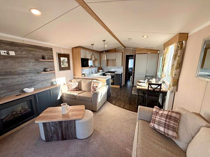 2 Bedroom Caravan For Sale In Perowne Way, Sandown, PO36