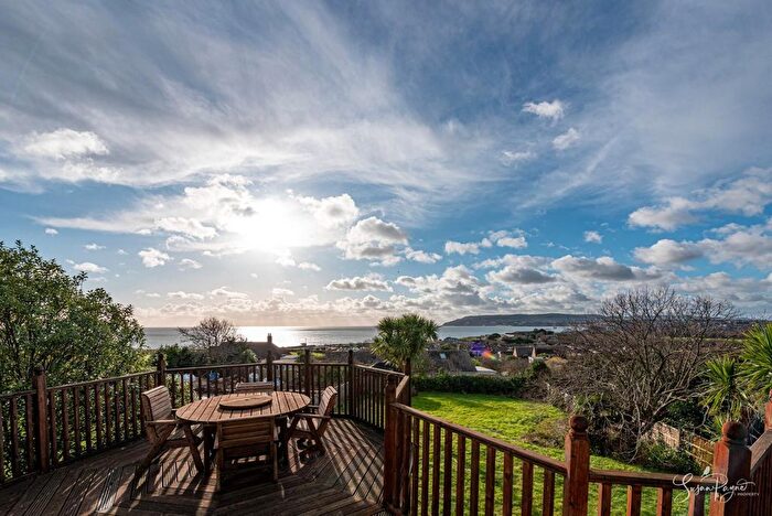 6 Bedroom Detached House For Sale In Yaverland Road, Sandown, PO36