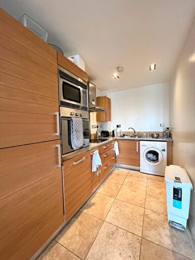 1 Bedroom Flat To Rent In City Tower, Limeharbour, Crossharbour, Canary Wharf, South Quay, London, E14