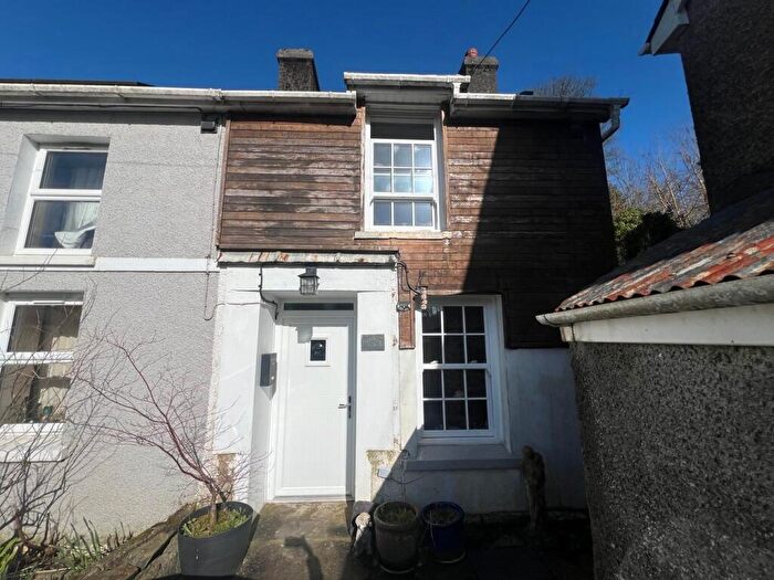 2 Bedroom Semi-Detached House For Sale In Cwrtnewydd, Llanybydder, SA40