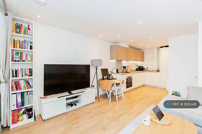 1 Bedroom Flat To Rent In Grattan Court, London, E3