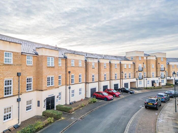2 Bedroom Flat For Sale In Bishopfields Drive, York, YO26