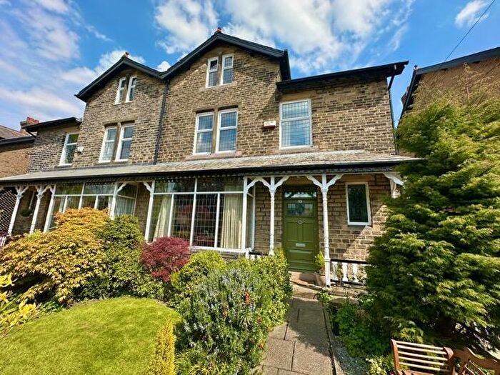 5 Bedroom Semi-Detached House For Sale In Rawson Avenue, Halifax, HX3