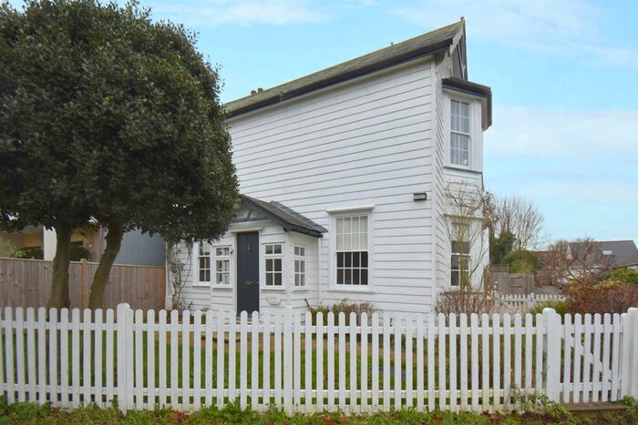 4 Bedroom Detached House To Rent In Till Avenue, Farningham, Dartford DA4