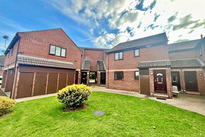 1 Bedroom Flat To Rent In Parkstone, BH12