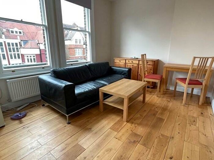 1 Bedroom Flat To Rent In Frognal, Hampstead, London, NW3