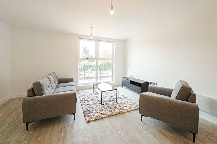 3 Bedroom Flat To Rent In Liverpool Street, Salford, M5