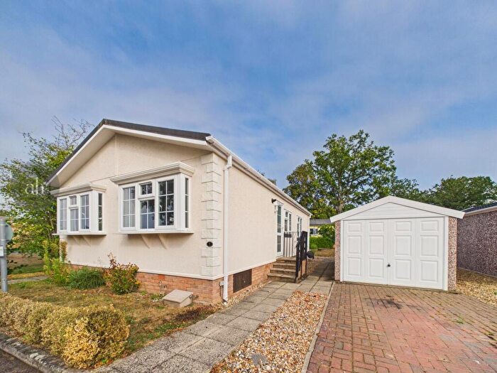 2 Bedroom Park Home For Sale In Woodlands Way, Stanton, IP31