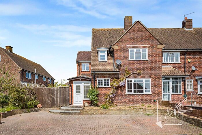 3 Bedroom Semi-Detached House To Rent In Lawrence Drive, Cobham, Kent, DA12
