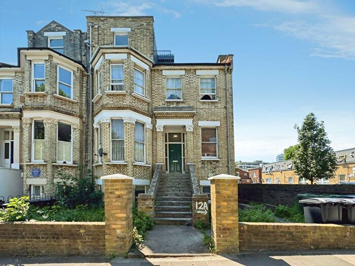 3 Bedroom Flat To Rent In Fordwych Road, London, NW2