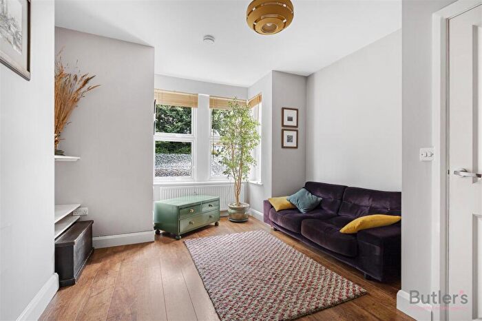2 Bedroom Flat To Rent In Station Road, Sutton, SM2