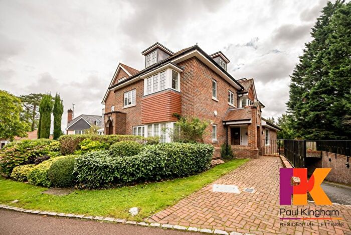 1 Bedroom Flat To Rent In Park Grove, Beaconsfield, HP9