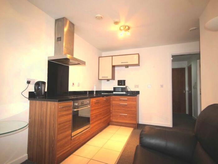 1 Bedroom Flat To Rent In Leeds Road, Bradford, BD1