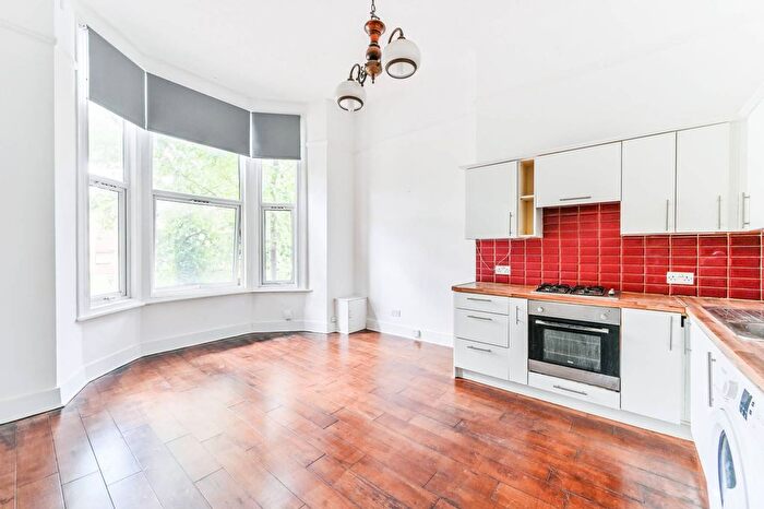 3 Bedroom Flat To Rent In Selhurst Road, London, Selhurst, London, SE25