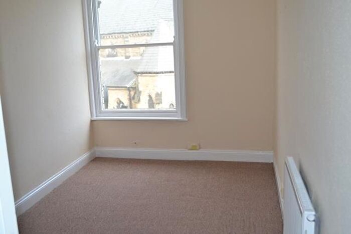 2 Bedroom Flat To Rent In Albion Crescent, Scarborough, YO11