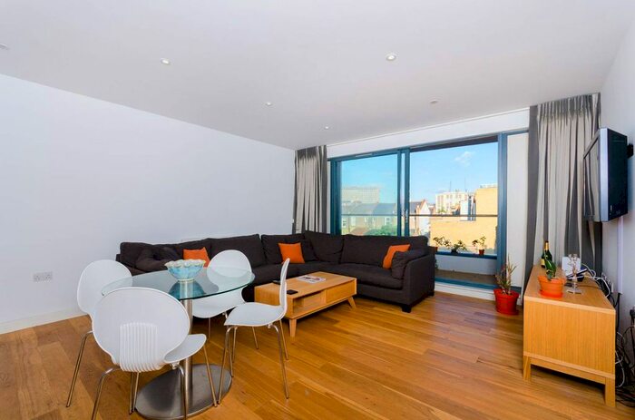 2 Bedroom Flat To Rent In Paul Street, Stratford, London, E15