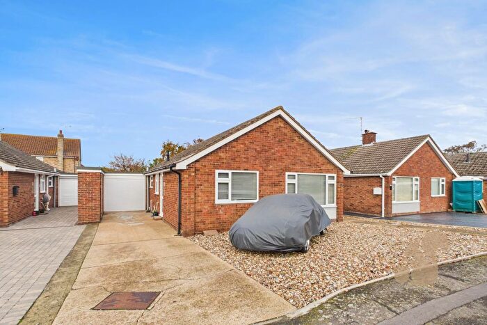 4 Bedroom Detached Bungalow For Sale In The Paddocks, Great Bentley, CO7