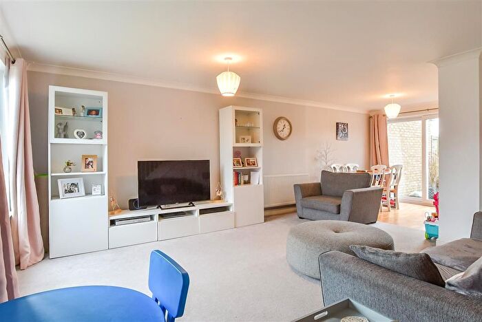 3 Bedroom Semi-Detached House For Sale In Knaves Acre, Headcorn, Kent, TN27