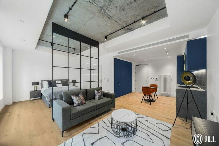 Flat To Rent In Douglass Tower, London, E14