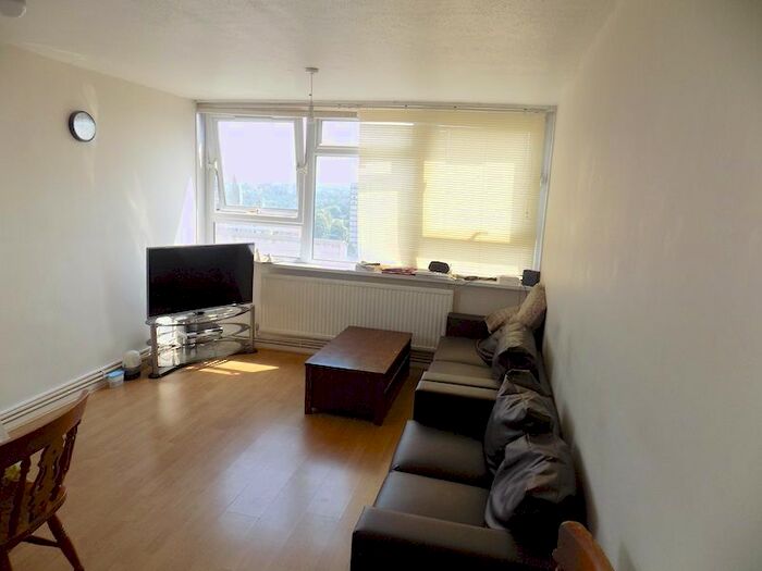 2 Bedroom Flat To Rent In Baird Avenue, Southall, UB1