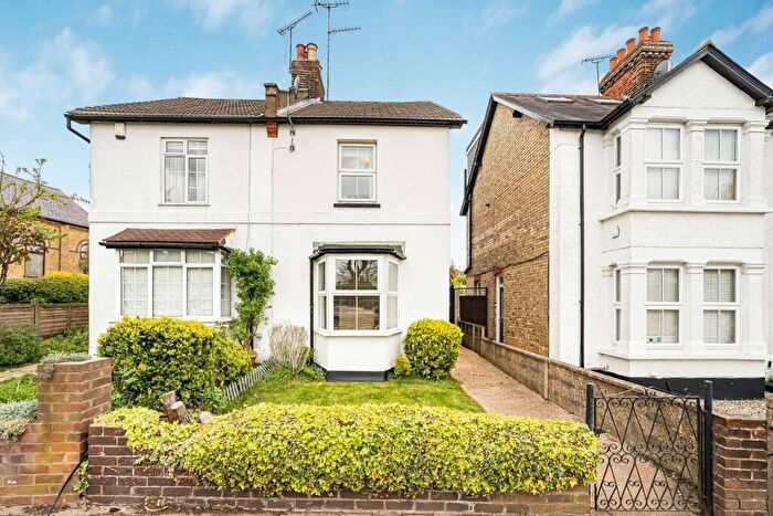 3 Bedroom Semi Detached House For Sale In Barnet Road, Potters Bar, EN6