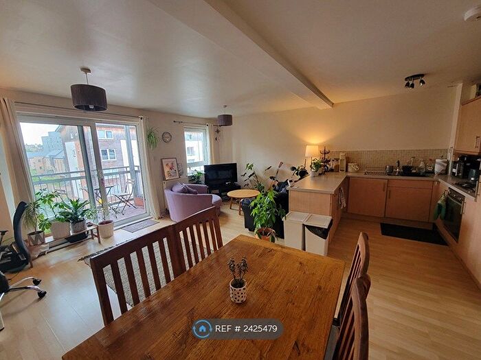 2 Bedroom Flat To Rent In Albion Gardens, Edinburgh, EH7