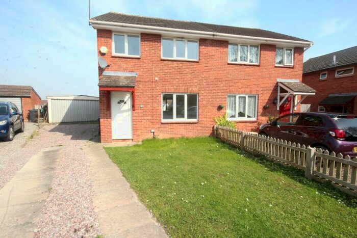 3 Bedroom Semi-Detached House To Rent In Columbine Close, Chester, CH3