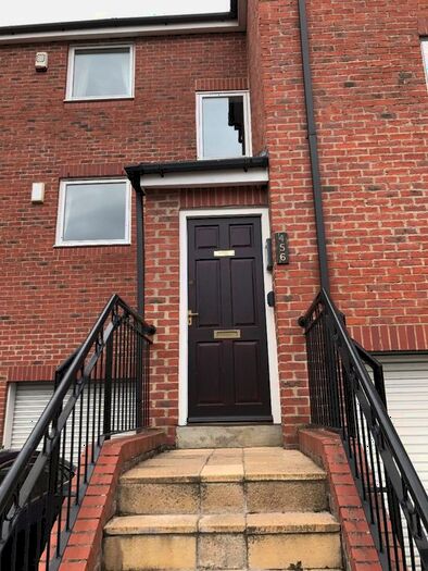 3 Bedroom Flat To Rent In Wellway Court, Morpeth, NE61