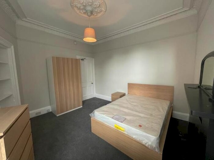 2 Bedroom Flat To Rent In Roseneath Terrace, Edinburgh, EH9