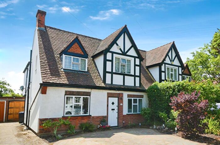 4 Bedroom Semi Detached House For Sale In Medway Gardens, Wembley, HA0