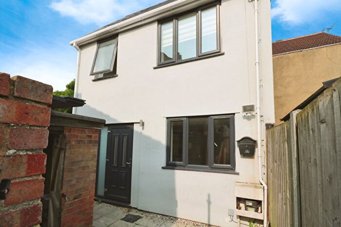 2 Bedroom Detached House To Rent In Park Street, Westcliff-On-Sea, SS0