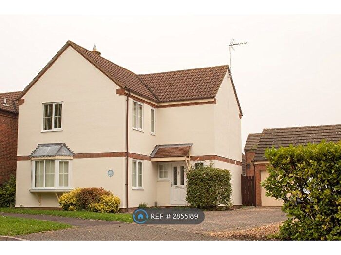 4 Bedroom Detached House To Rent In Broadway Avenue, Milton Keynes, MK14