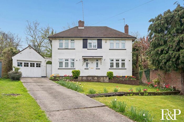 3 Bedroom Detached House For Sale In The Uplands, Gerrards Cross, SL9